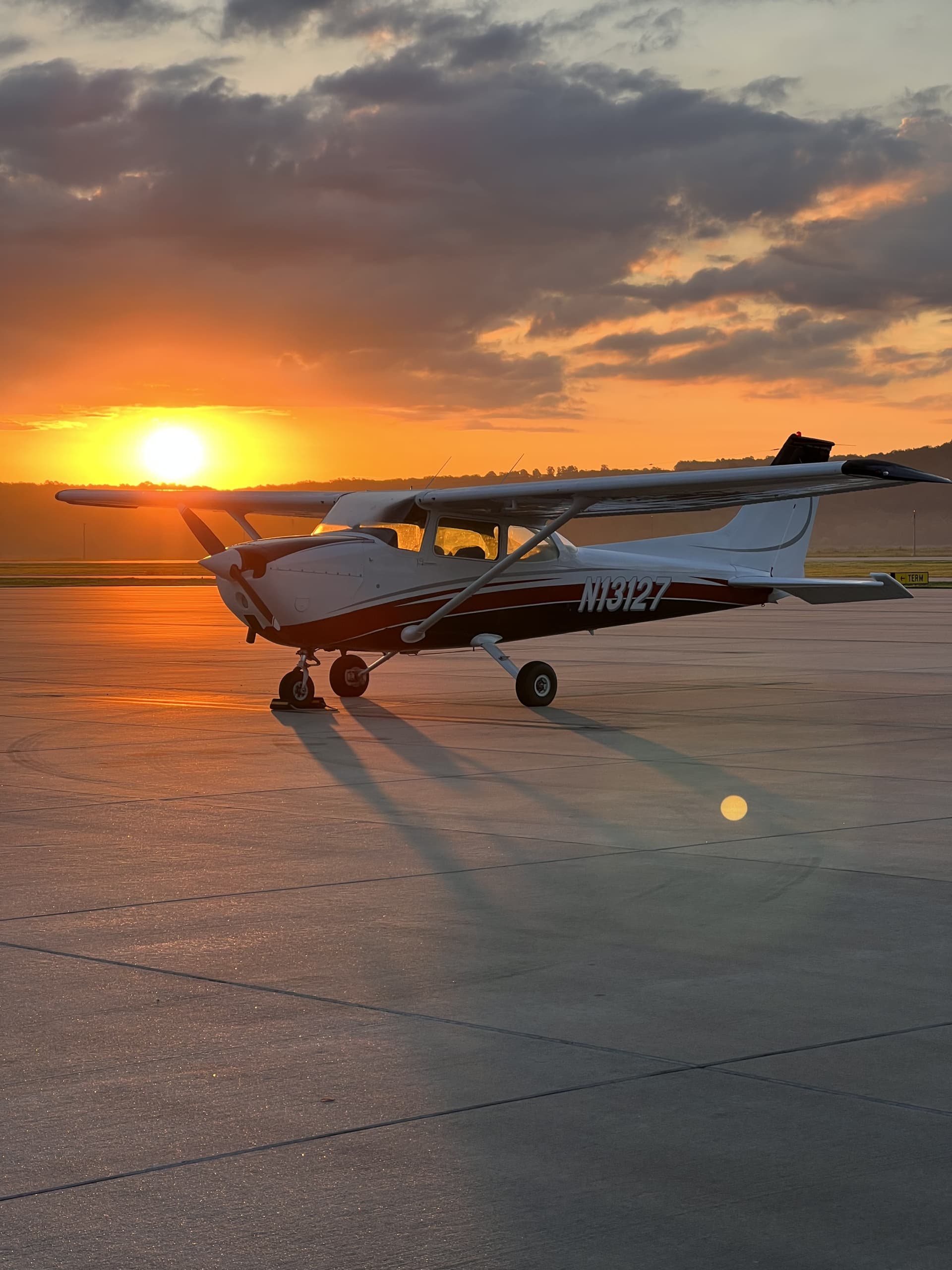 A Superior Aviation Cessna 172